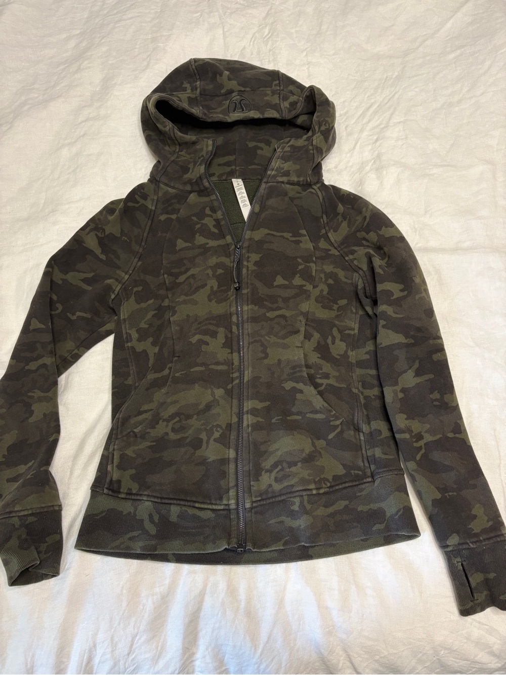 lululemon athletica Women's Camo Zip Hoodie - Olive Green